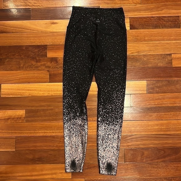 🌸 Beyond Yoga Splatter Pants Large Black USA Made - Picture 7 of 10